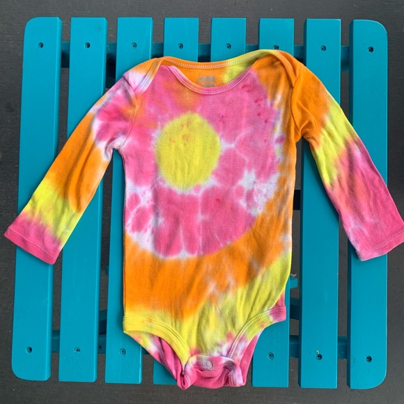 Tie Dye onesie !!! - Picture 3 of 3